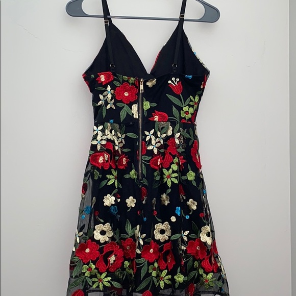 floral mini dress - Picture 2 of 4
